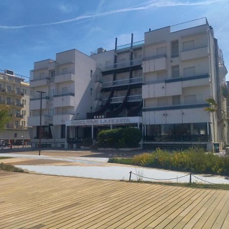 Hotel Executive La Fiorita Rimini Exterior photo