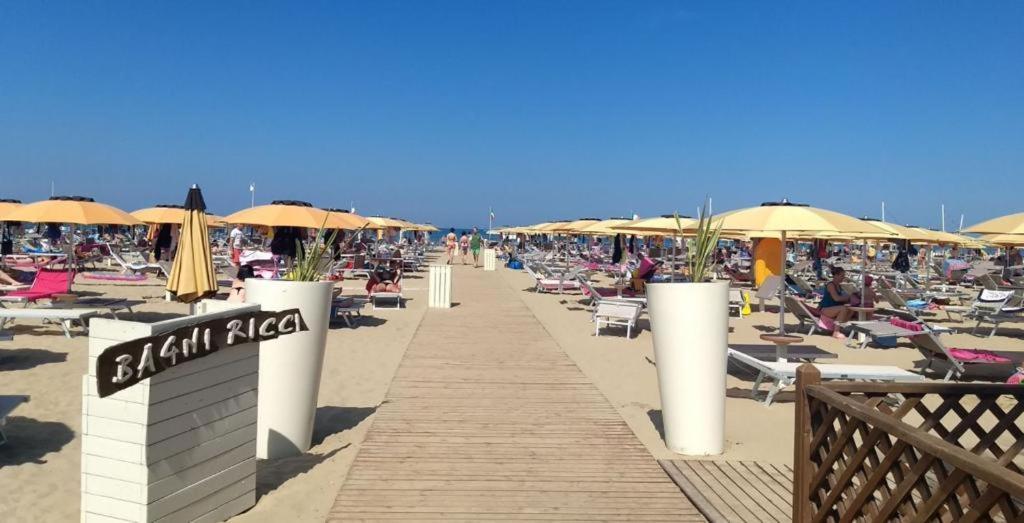 Hotel Executive La Fiorita Rimini Exterior photo