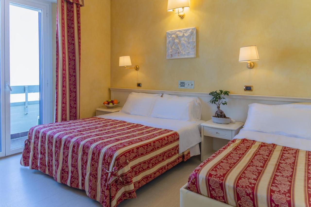 Hotel Executive La Fiorita Rimini Exterior photo